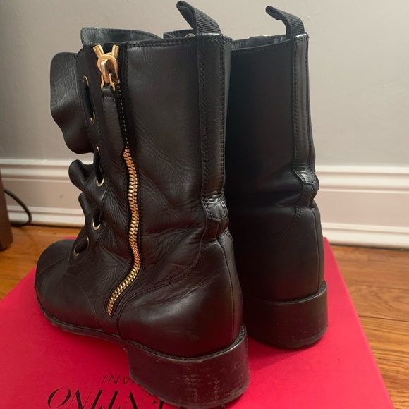 Kardashian Fave Valentino Leather Moto Boot 39.5 - Picture 5 of 8